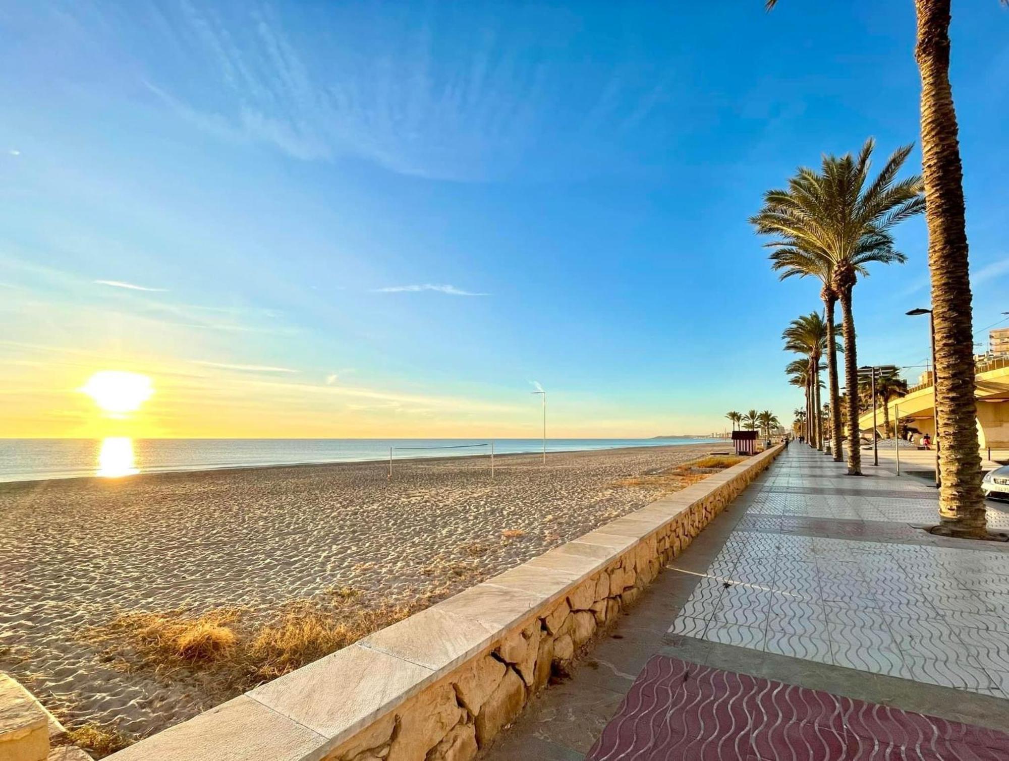 Modern Apartment Directly On The Beach With Wifi And Air Conditioning El Campello Dış mekan fotoğraf